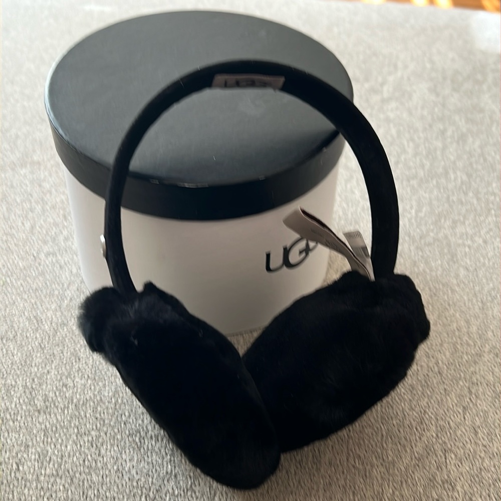 UGGS Earmuffs